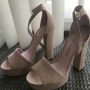 Chinese Laundry Platform nude heels